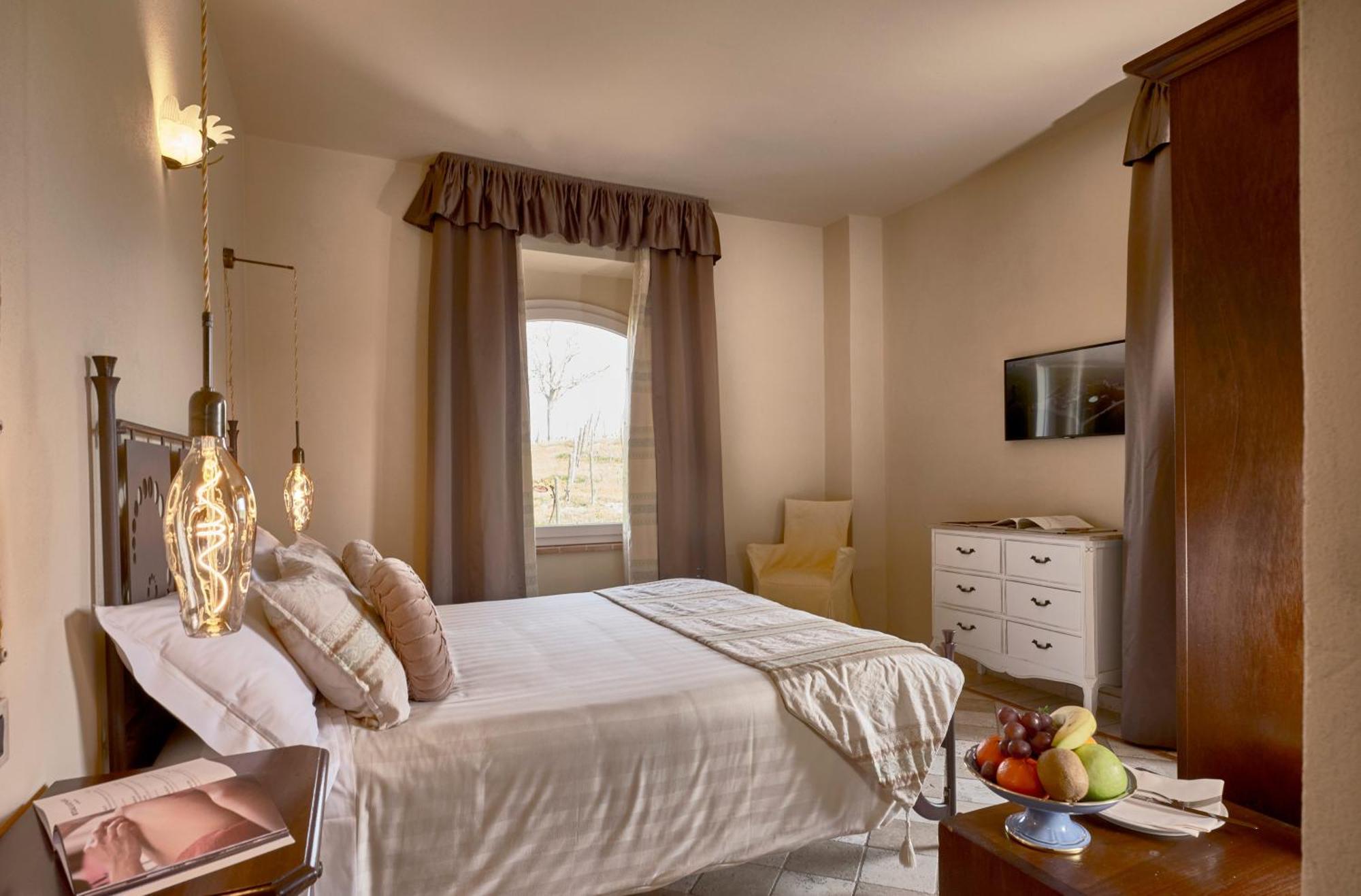 Tenuta Montemagno Relais & Wines Экстерьер фото