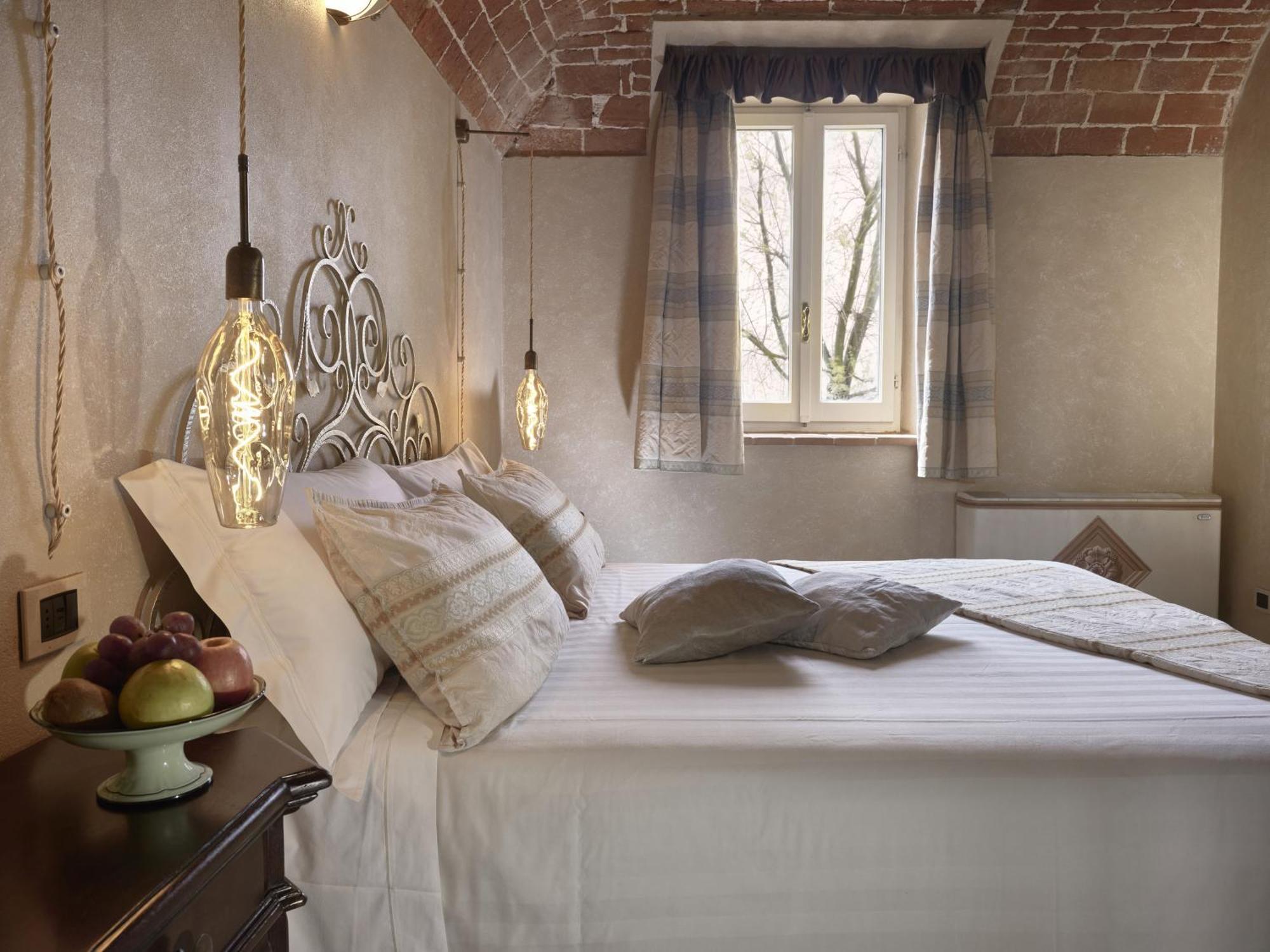 Tenuta Montemagno Relais & Wines Экстерьер фото