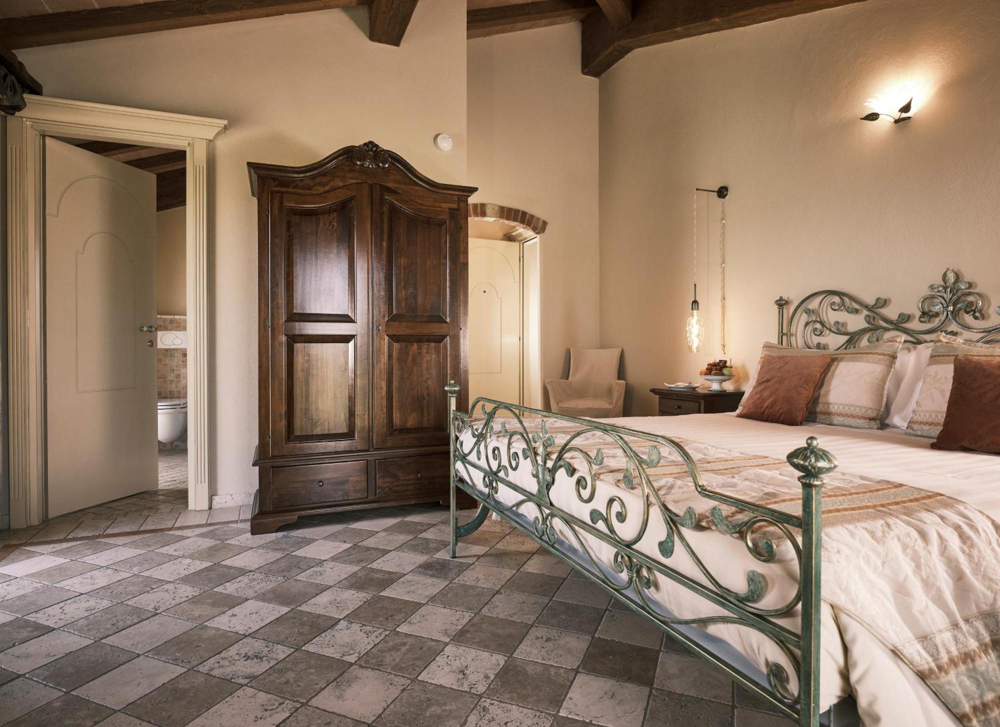 Tenuta Montemagno Relais & Wines Экстерьер фото